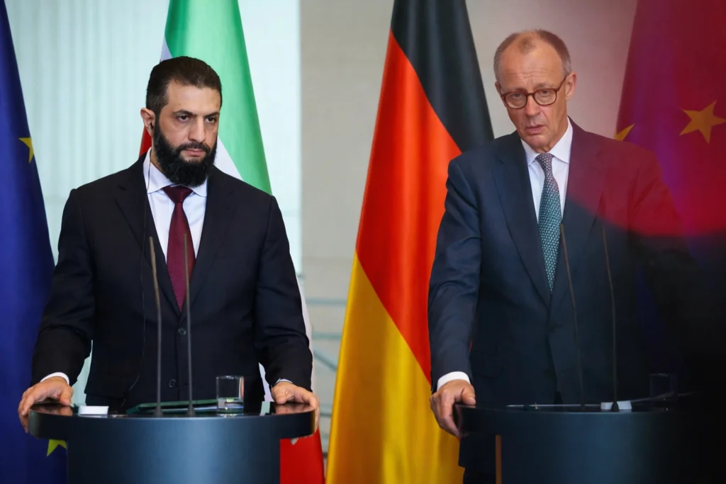 Suriye Cumhurbaşkanı Şara Almanya'da 3 Suriye Cumhurbaşkanı Ahmet Şara
Almanya Şansölyesi Friedrich Merz